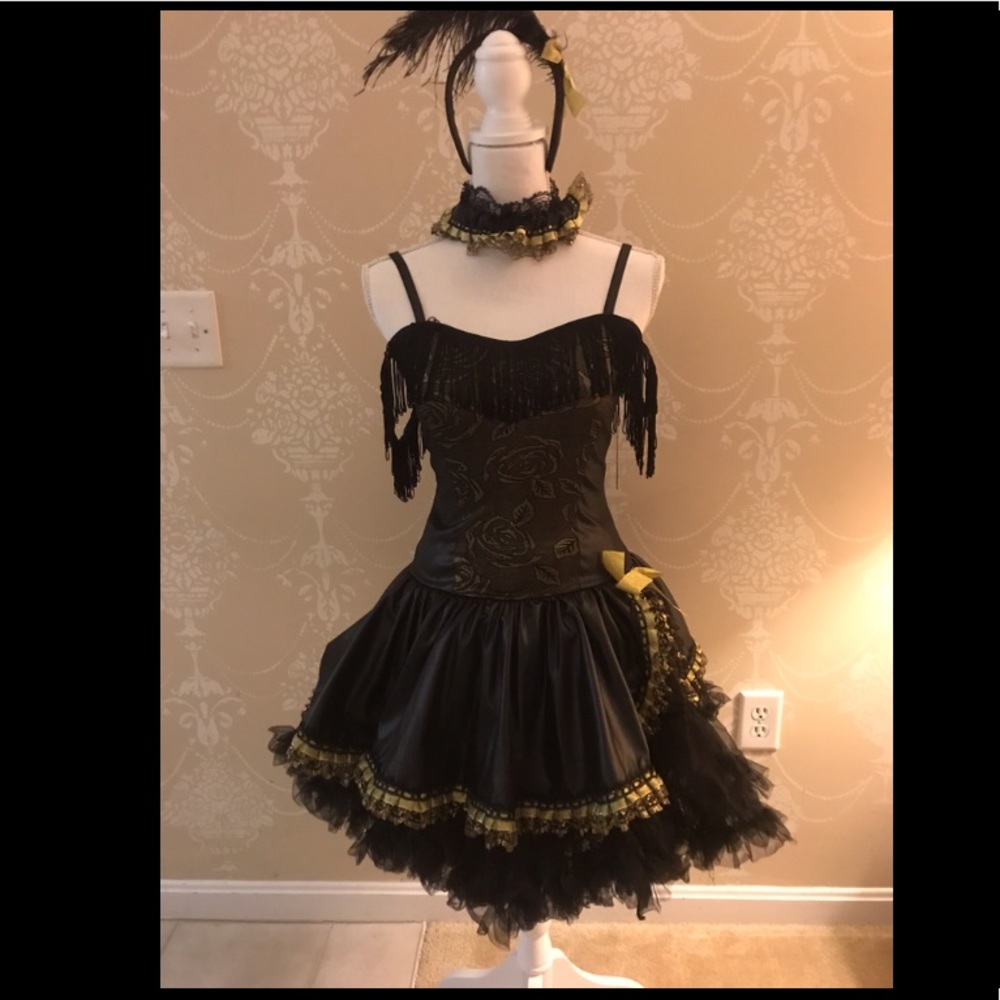Halloween - sexy bar-maid costume